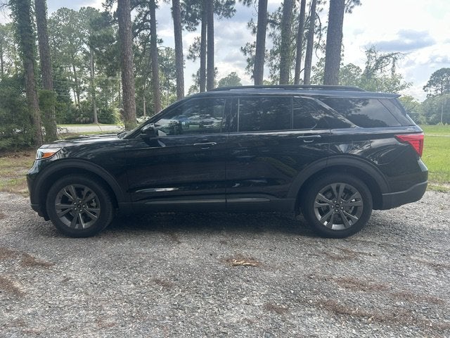 2023 Ford Explorer XLT in Other — front three-quarter view
