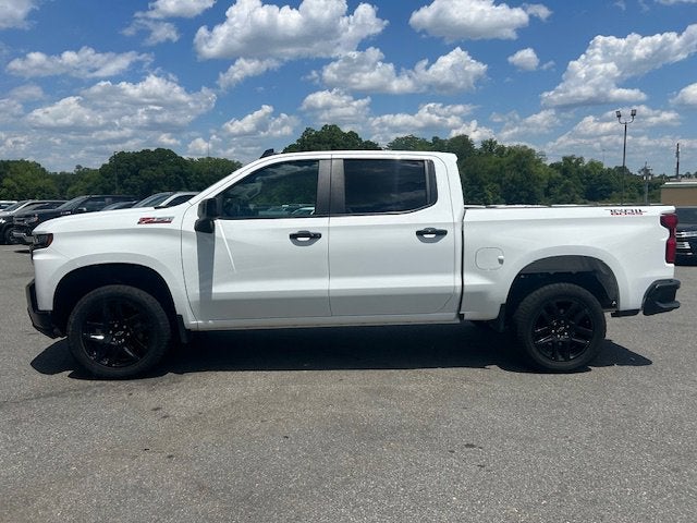 2021 Chevrolet Silverado 1500 LT Trail Boss in Summit White — front three-quarter view